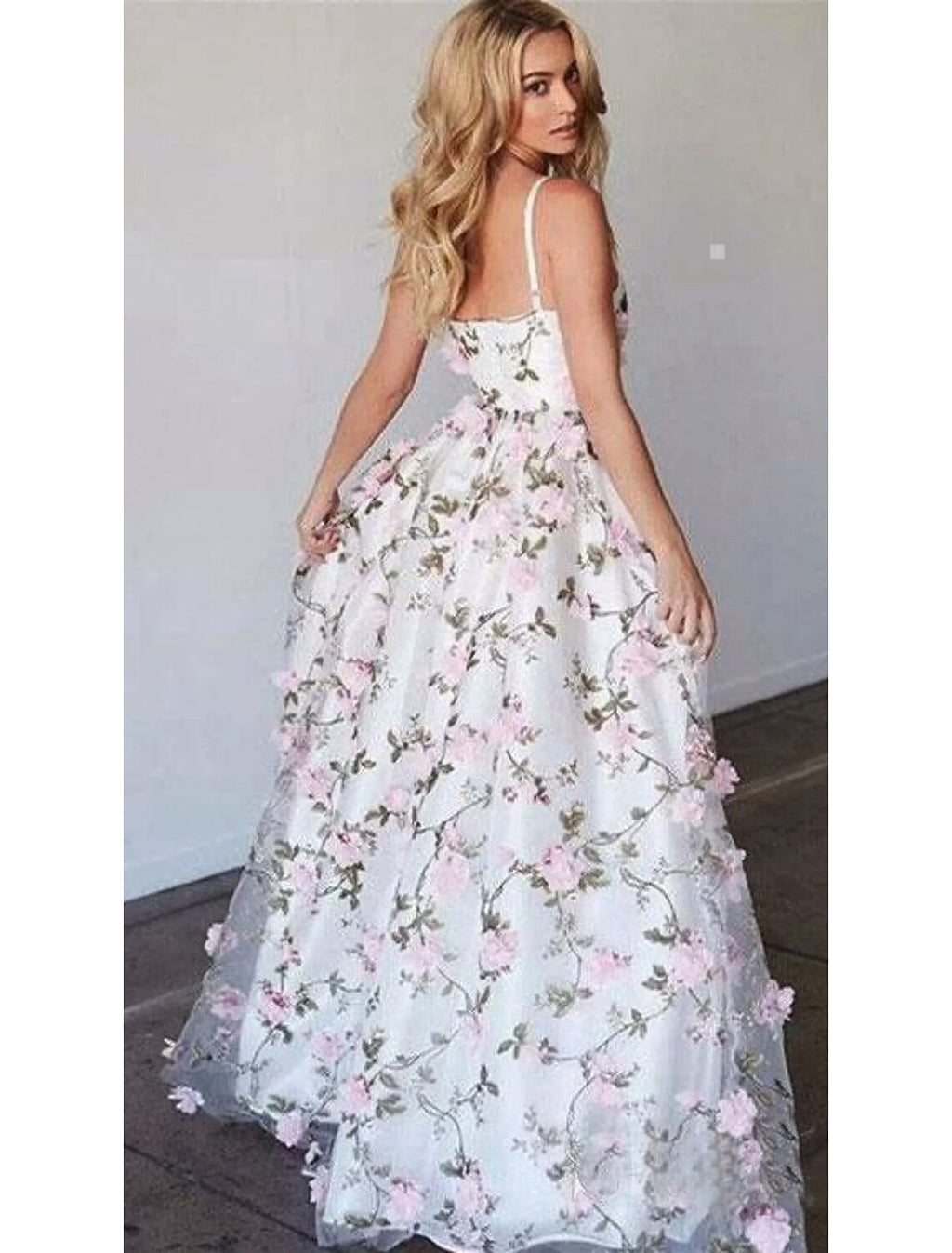 Elegant Ivory Tulle A-Line V-Neck Bridesmaid Dress with 3D Floral Appliques