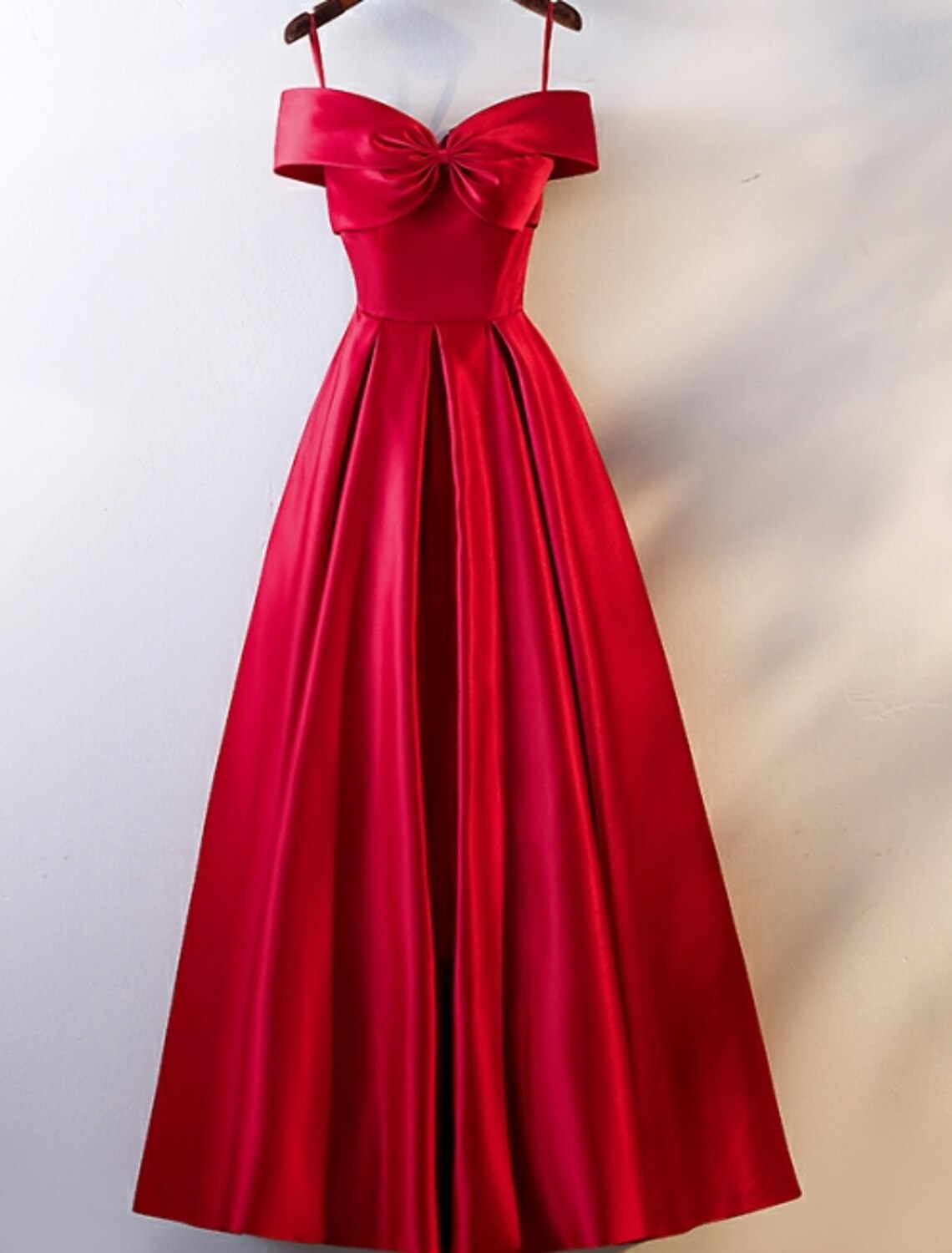 Abiti da ballo a trapezio con schiena scoperta, abito da ospite di nozze, lunghezza al pavimento, manica corta, spalle scoperte, raso con arricciature