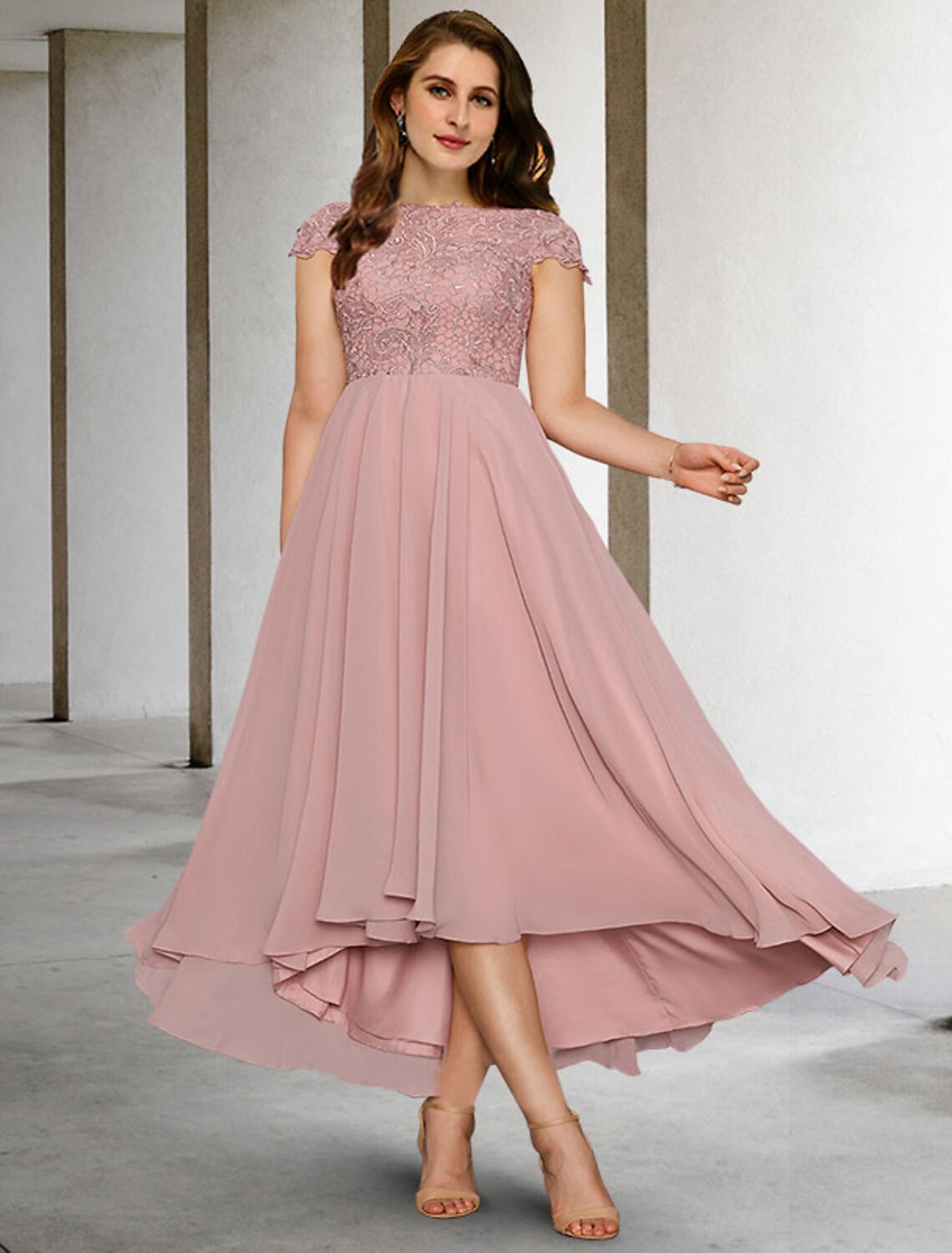 Abiti da madre della sposa a trapezio, taglie forti, eleganti, con curve addominali nascoste, asimmetrici, maniche corte, scollo gioiello, in chiffon con applicazioni a pieghe