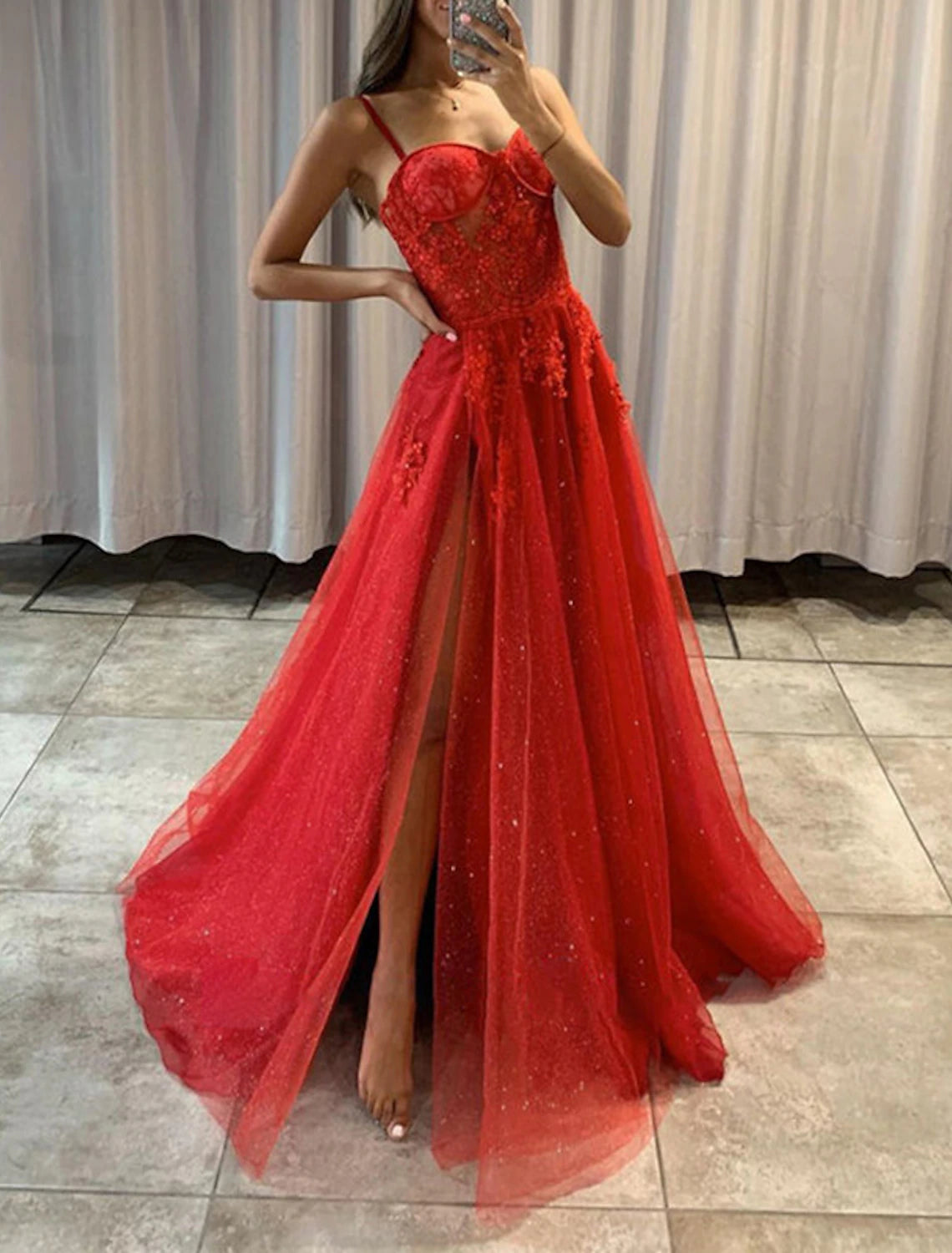 Vestido de fiesta de corte A, rojo, verde, corsé, formal, para boda, fiesta, cola larga, sin mangas, tirantes finos, tul con apliques de abertura.