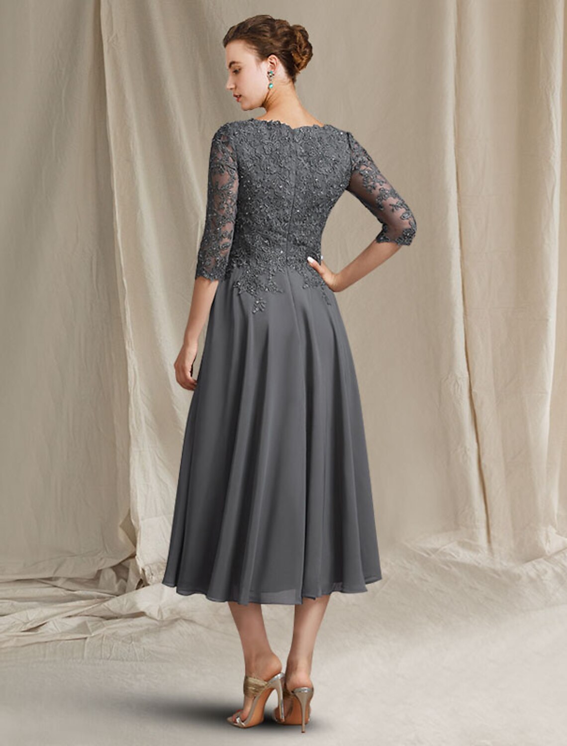 Abito da madre della sposa a trapezio, elegante, in chiffon, con scollo a V, lunghezza tè, manica a 3/4, pieghe e applicazioni di perline