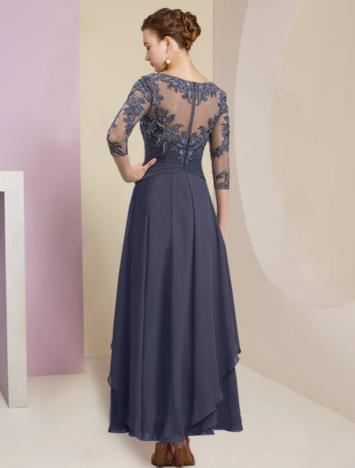 Abito da cerimonia per la madre della sposa, a tubino, semplice ed elegante, con scollo a gioiello, lunghezza alla caviglia, in chiffon, pizzo, manica a 3/4 con pieghe e paillettes