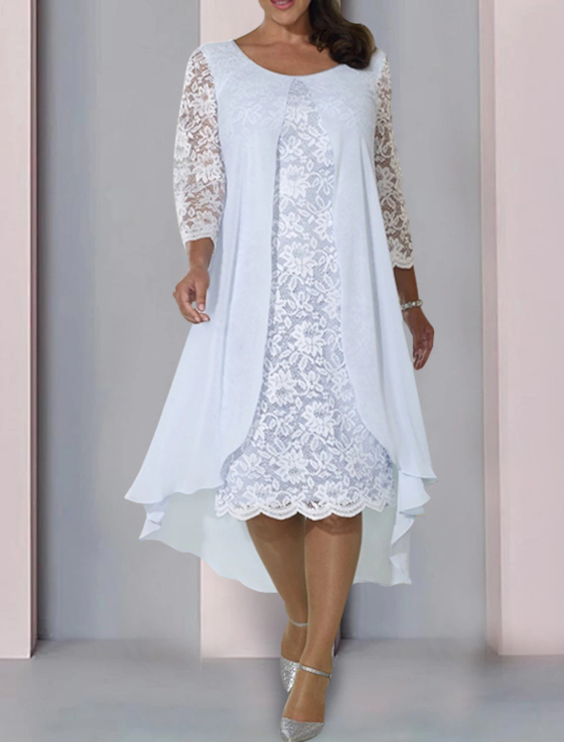 Abito da cerimonia per la madre della sposa, in chiffon, con scollo a barchetta, lunghezza al ginocchio, maniche a 3/4 e applicazioni