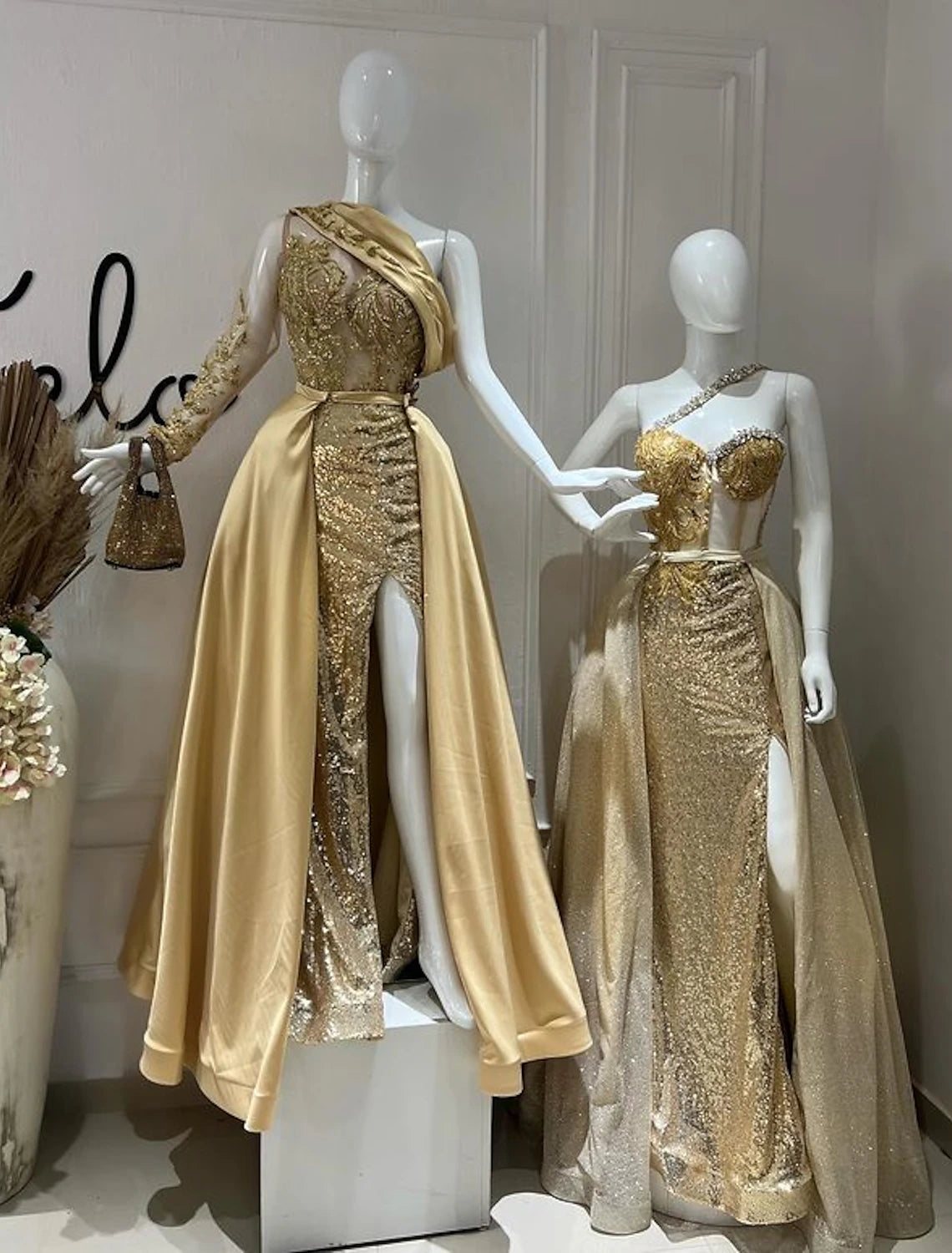 Vestido de noche de sirena/trompeta, brillante, para carnaval, boda, con cola larga/cepillo, sin mangas, cuello halter, cinturón/faja con lentejuelas y sobrefalda.