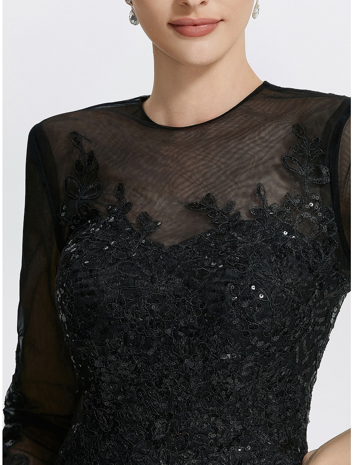 Abito da sera elegante a sirena/tromba, a tubino/colonna, lungo fino al pavimento, con maniche lunghe, scollo gioiello, in pizzo con applicazioni