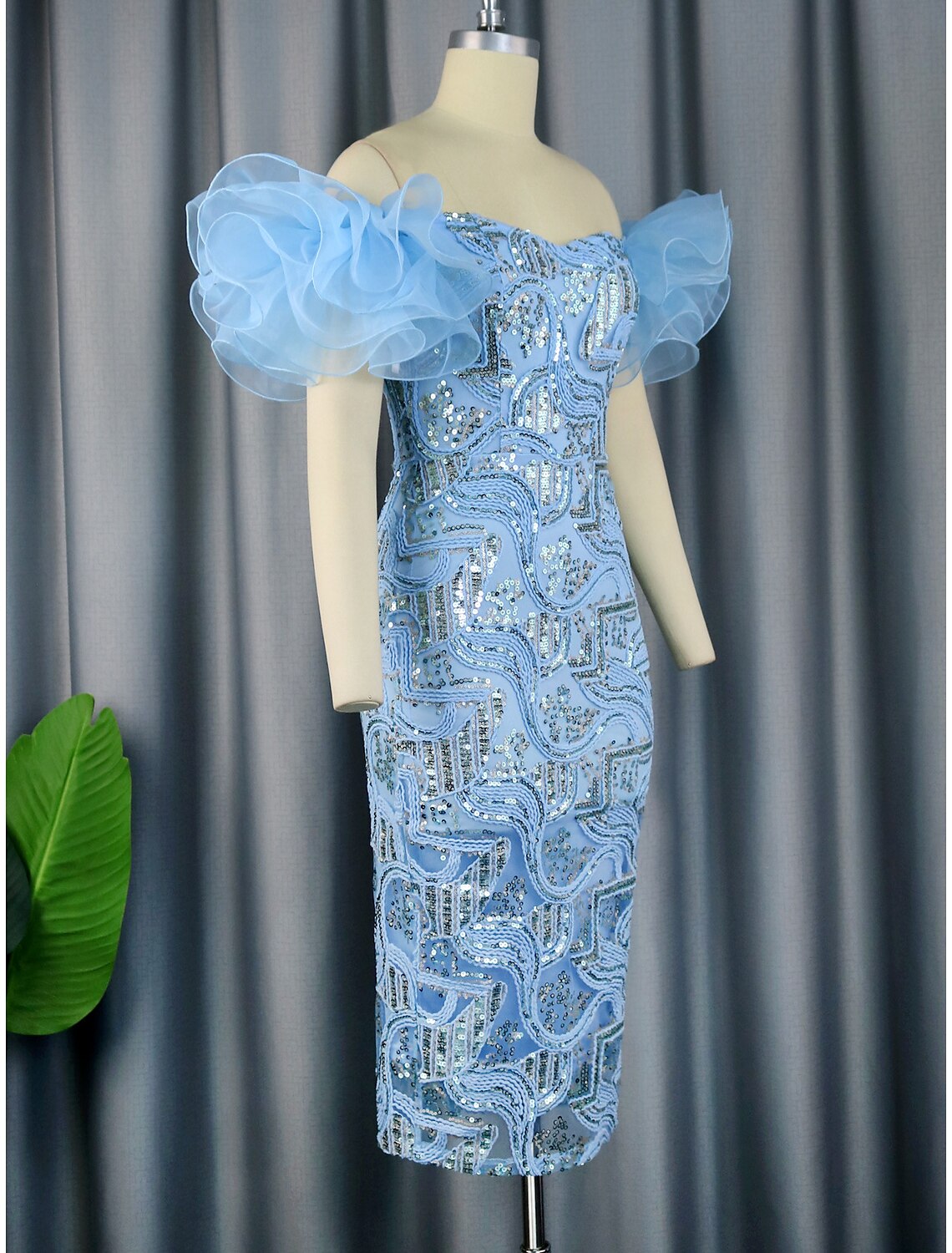 Vestido de fiesta de tubo/columna Vestido floral Fiesta de cóctel Fiesta de bodas Hasta la rodilla Sin mangas Hombros descubiertos Con lentejuelas