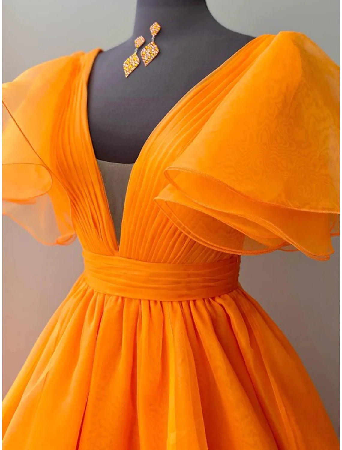Vestido de noche estilo celebridad, vestido de fiesta de boda, largo hasta el suelo, manga corta, cuello en V, para invitada de boda de otoño, organza con pliegues y volantes.