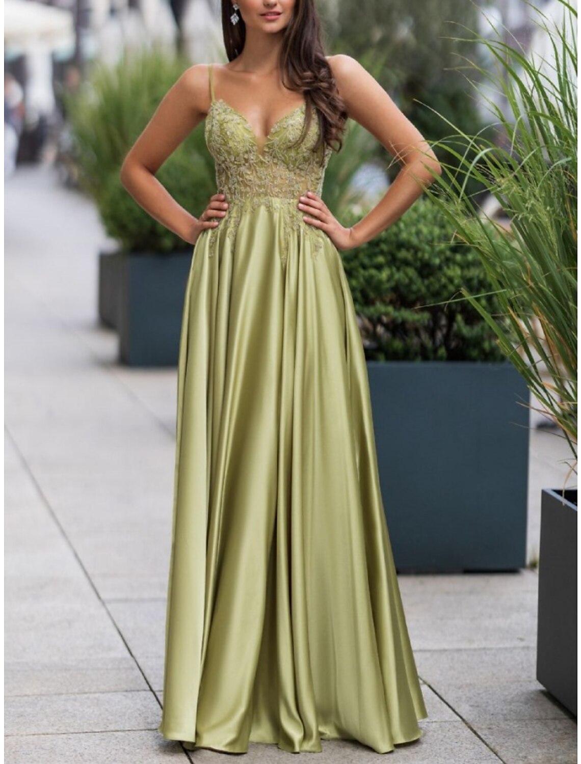 A-Line Bridesmaid Dress Spaghetti Strap Sleeveless Elegant Floor Length  Satin with Lace / Ruching