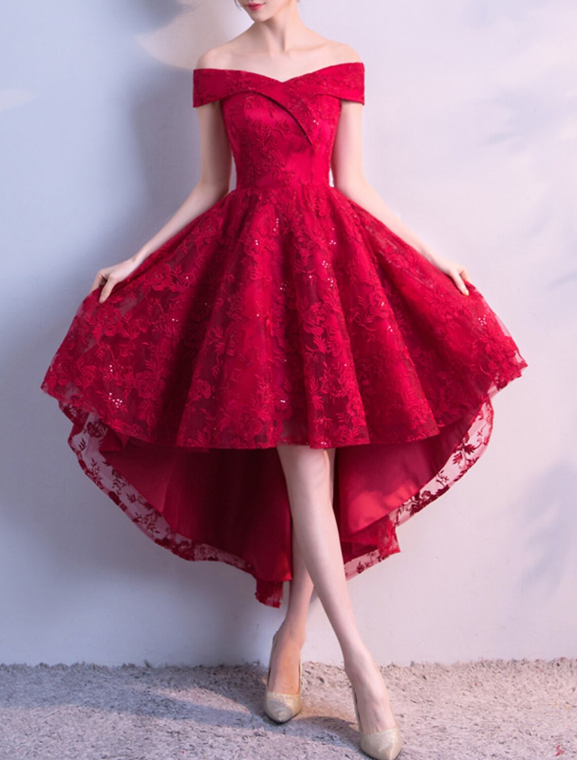 Abiti da cocktail a trapezio, eleganti, da festa, asimmetrici, a maniche corte, con spalle scoperte, in tulle con pieghe e ricamo