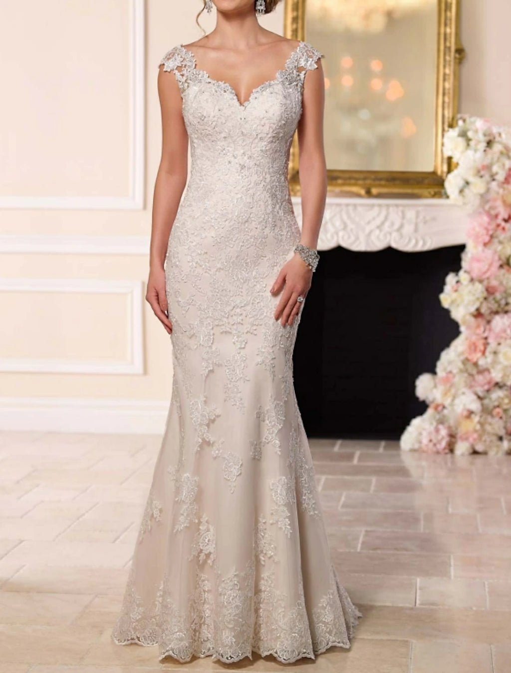 Ivory Lace Mermaid Sweetheart Wedding Dress with Train