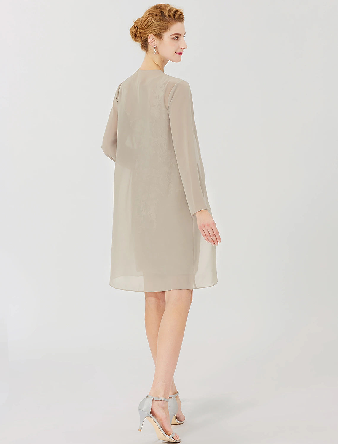 Vestido de madre de la novia con corte tubo/columna, formal, clásico y atemporal, elegante y lujoso, convertible, cuello ilusión, largo hasta la rodilla, gasa, encaje completo, manga larga con apliques