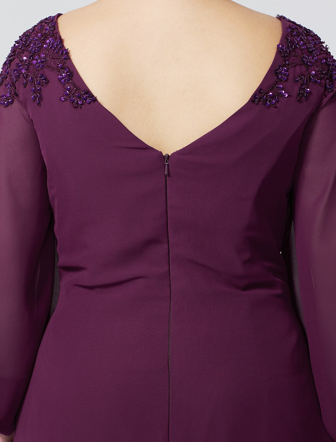 Vestido de madre de la novia con corte tubo/columna, formal, clásico y atemporal, elegante y lujoso, talla grande, escote barco, largo hasta el suelo, gasa, manga larga, sin mangas, con apliques de cuentas