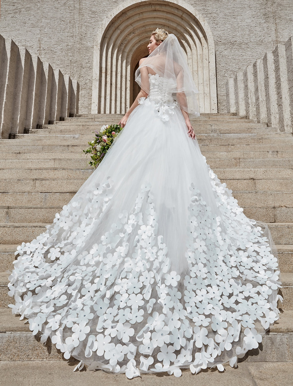 White Tulle A-Line Sweetheart Floor-Length Evening Dress with 3D Floral Appliques