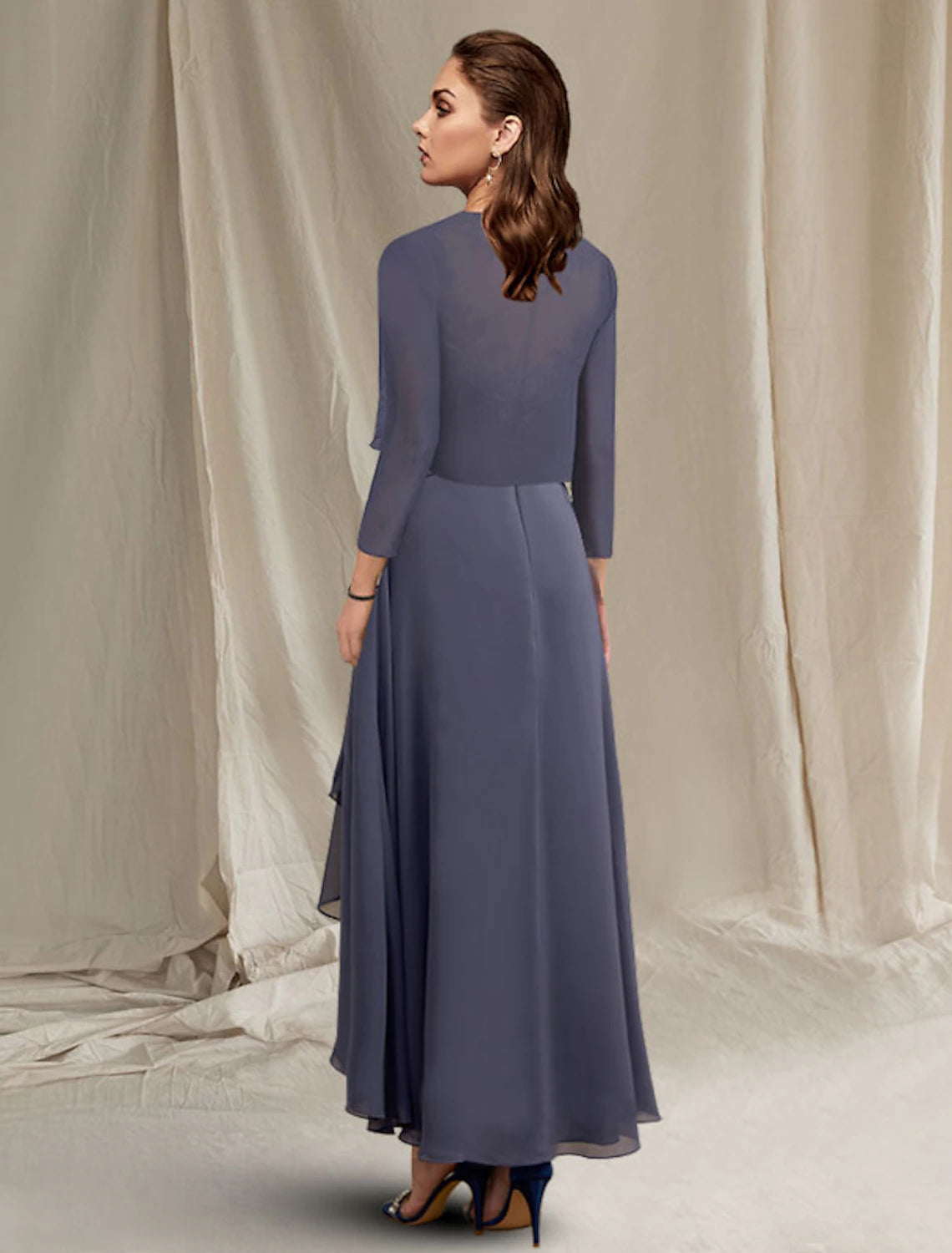 Vestido elegante de dos piezas de corte A para madre de la novia, cuello joya alto y bajo, asimétrico, largo hasta la rodilla, de gasa con encaje, mangas 3/4, cruzado incluido con apliques de lentejuelas