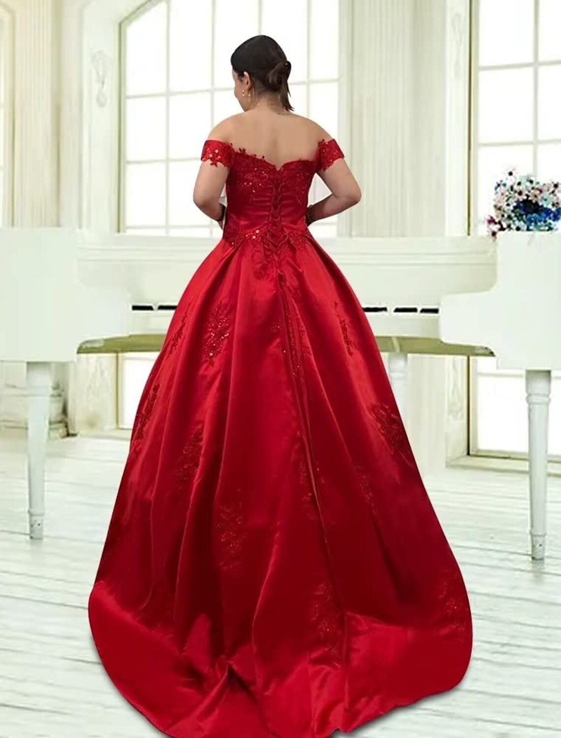 Vestido de fiesta lujoso y sexy para quinceañera, formal, de noche, para San Valentín, con hombros descubiertos, manga corta, cola capilla, encaje y apliques.