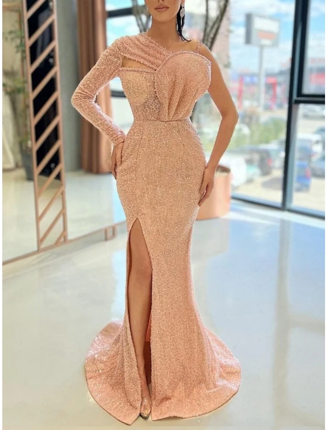 Abito da sera a trapezio, elegante, formale, con strascico a ruota, manica lunga, monospalla, paillettes con glitter, pieghe arricciate