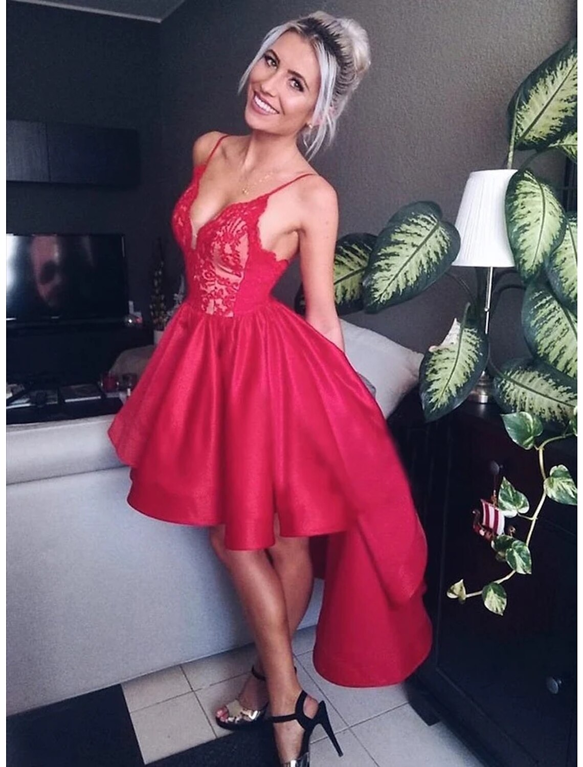Vestidos de fiesta de graduación de corte A, vestido de fiesta de bienvenida, asimétrico, sin mangas, cuello en V, satén con pliegues