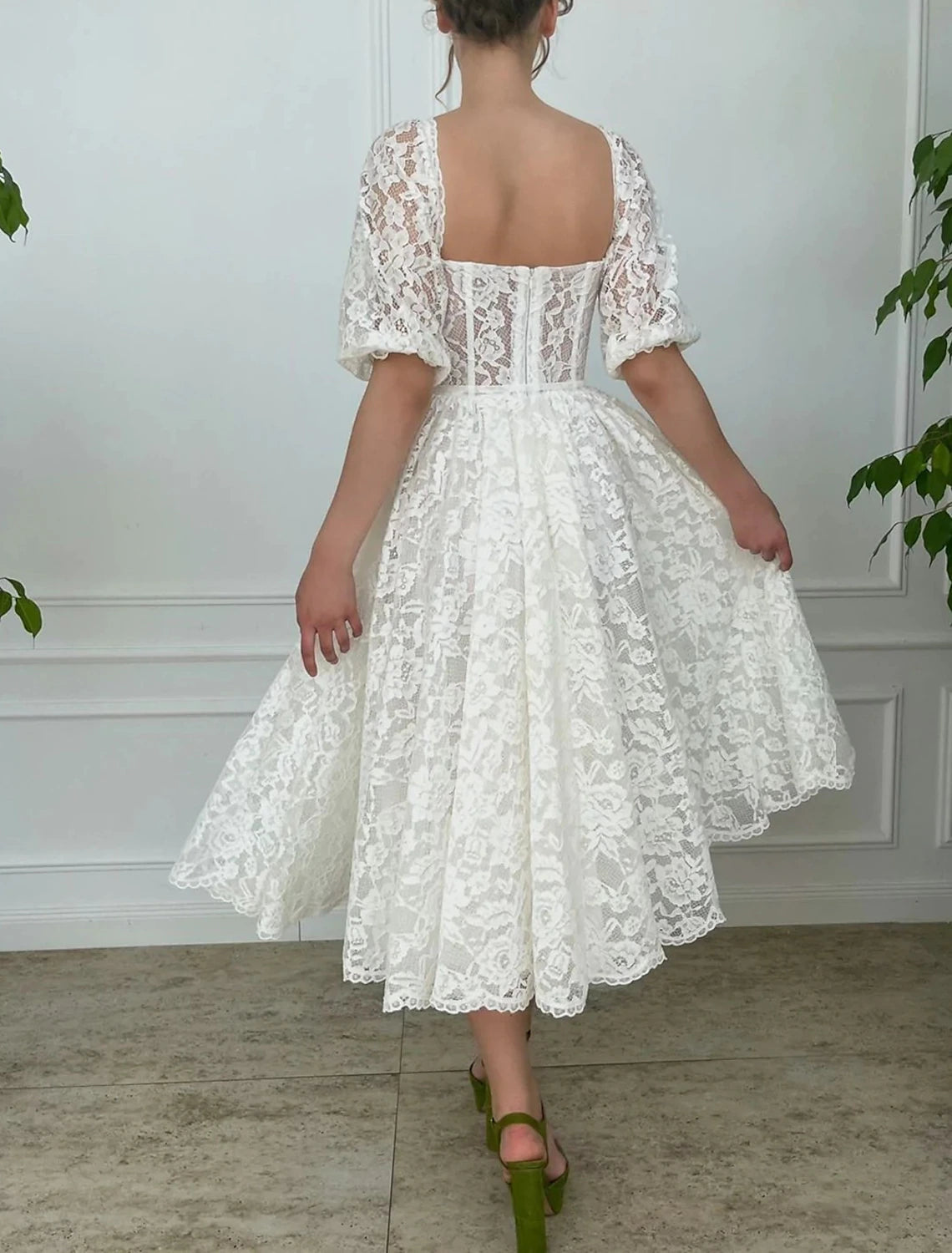 Vestidos de novia blancos de recepción, corte A, escote corazón, media manga, largo hasta la rodilla, de encaje, con apliques, color liso