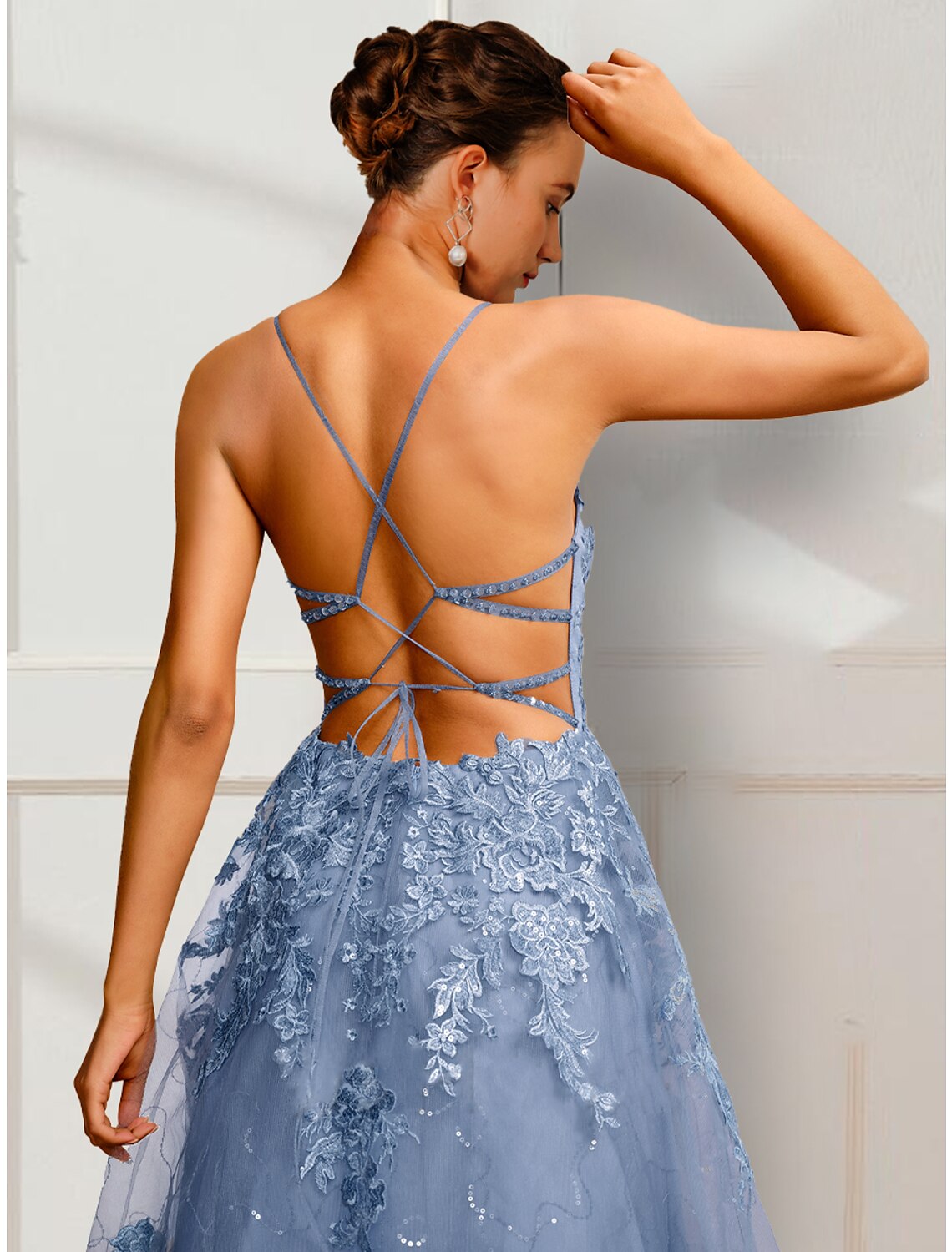 Dusty Blue A-Line Tulle Bridesmaid Dress with Lace Appliques