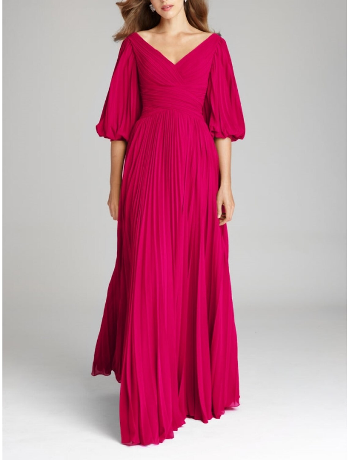 Abito da sera a trapezio, elegante, formale, lungo fino al pavimento, con scollo a V, in chiffon, pieghe e arricciature.
