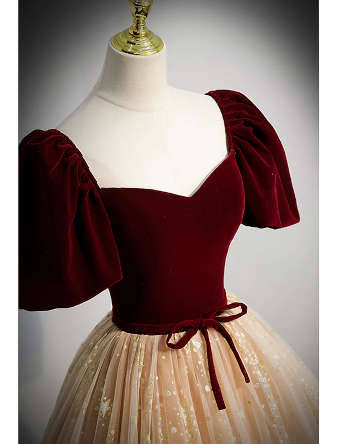 Vestidos de fiesta de corte A, vestido de princesa, vestido de fiesta de compromiso, largo hasta el suelo, manga corta, escote corazón, tul con lazo(s) y lentejuelas