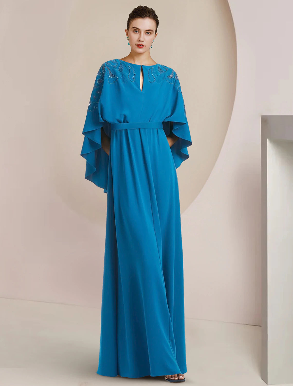 Abito da cerimonia per la madre della sposa, a trapezio, elegante, in chiffon, senza maniche, con scollo a V e perline.