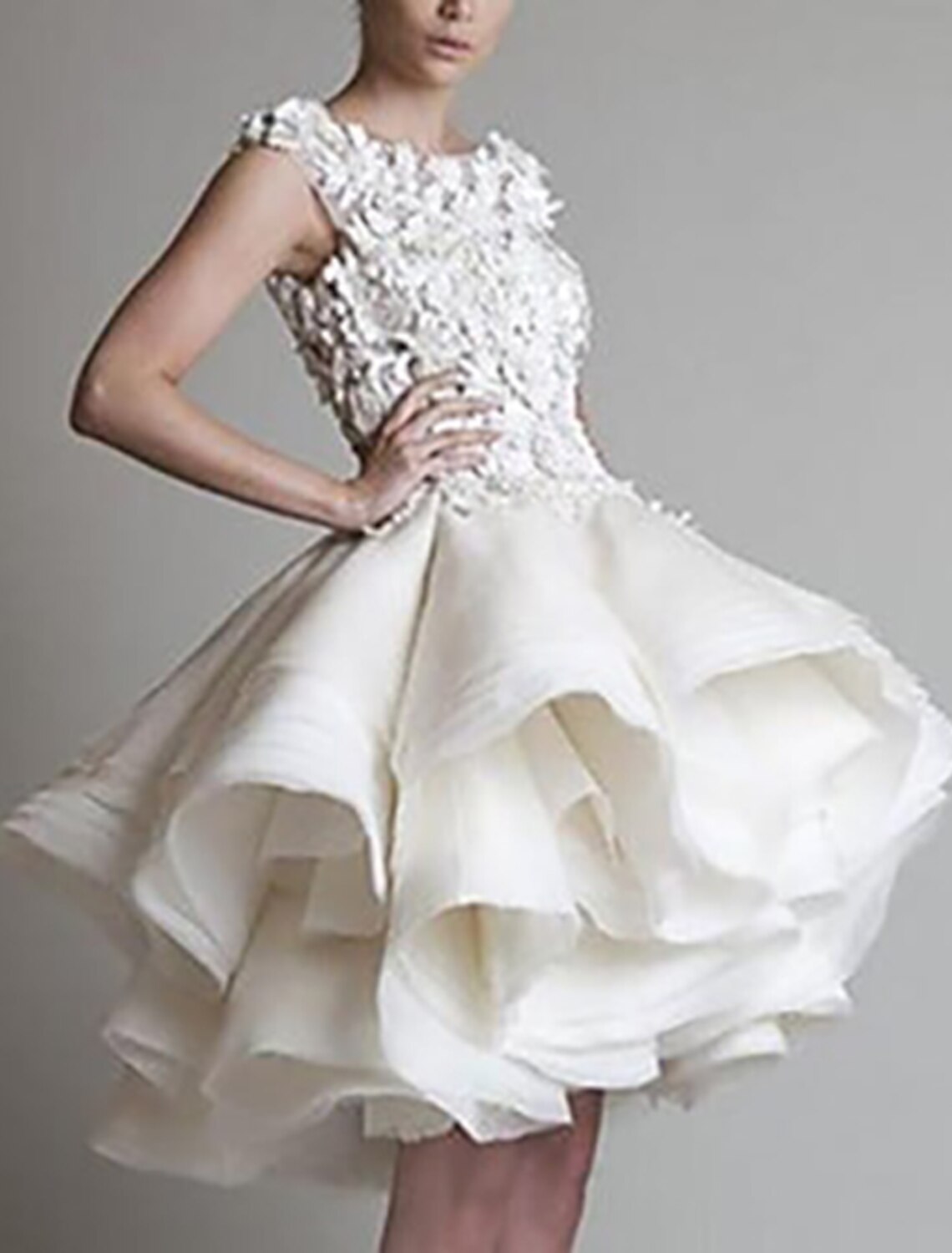 Abiti da cocktail con abito da ballo anni '50, abiti per San Valentino, ritorno a casa, corti/mini, senza maniche, scollo gioiello, organza con applicazioni, spalline a strati, fiori