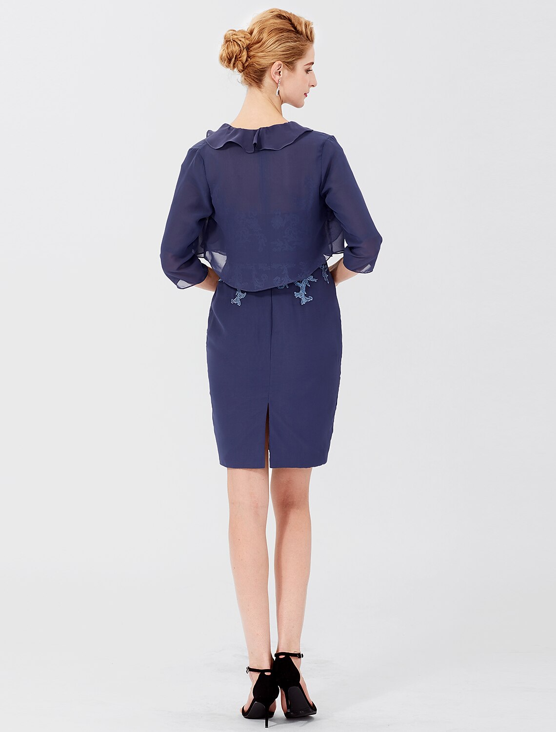 Vestido de madre de la novia con corte tubo/columna, formal, clásico y atemporal, elegante y lujoso, convertible, cuello ilusión, largo hasta la rodilla, gasa, manga 3/4, sí, con faja/cinta