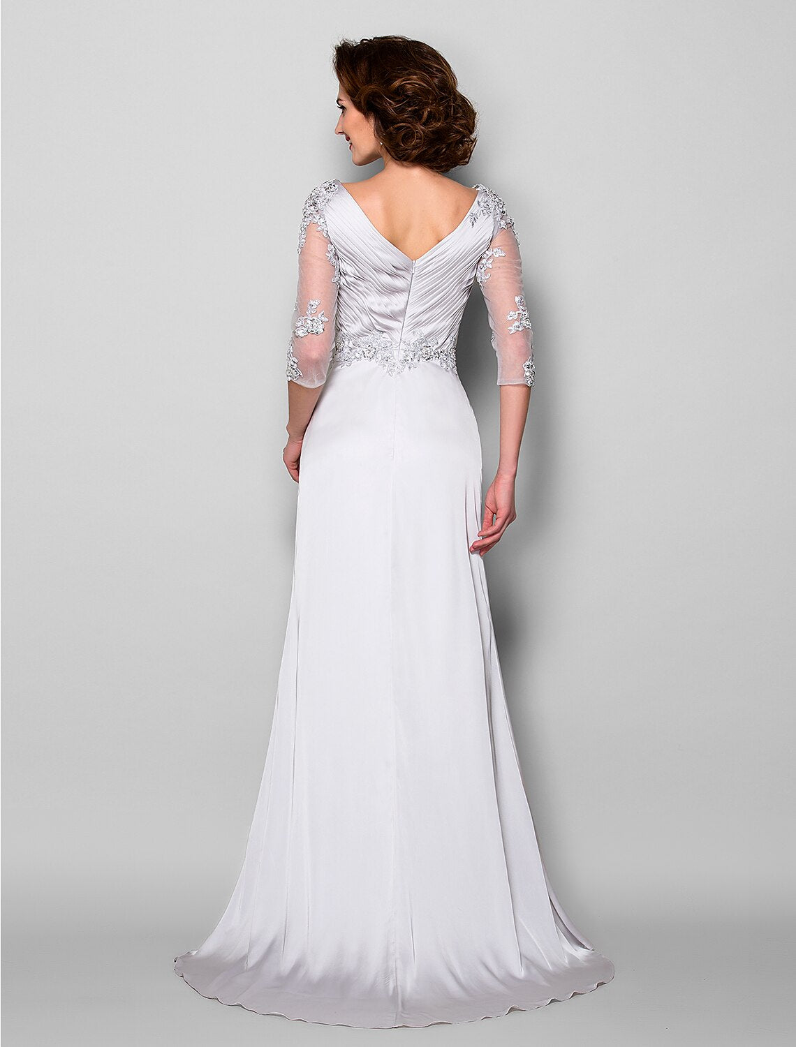 Abito da madre della sposa a trapezio, scollo a V, strascico a ruota, in chiffon di raso, maniche a 3/4 con applicazioni di perline incrociate