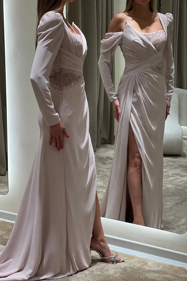 Vestido formal de manga larga con cuentas y un hombro al descubierto con vestido de noche