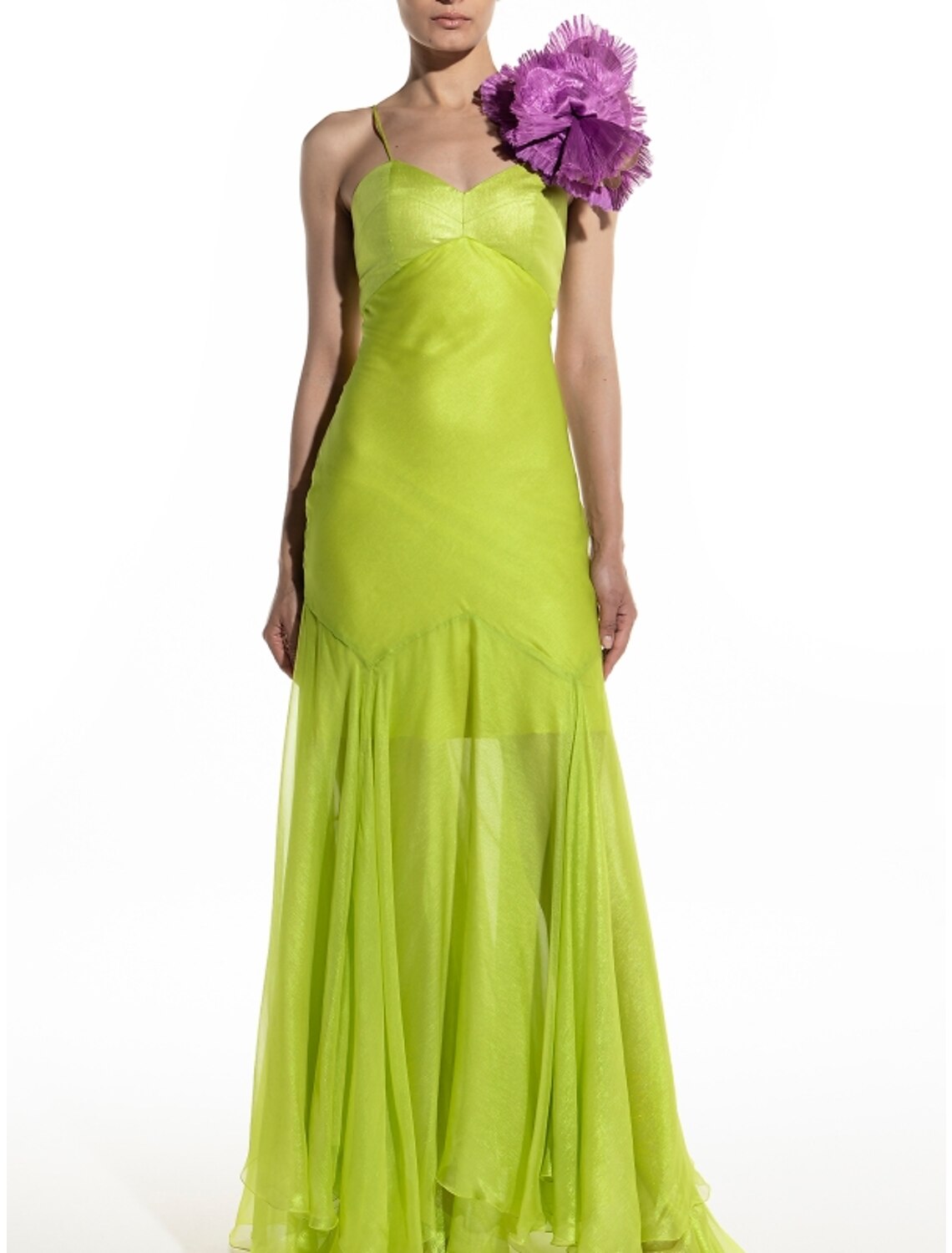 Vestido elegante de dama de honor con escote en forma de tubo y tirantes finos, largo hasta el suelo, sin mangas, con pliegues y apliques de tul 2025