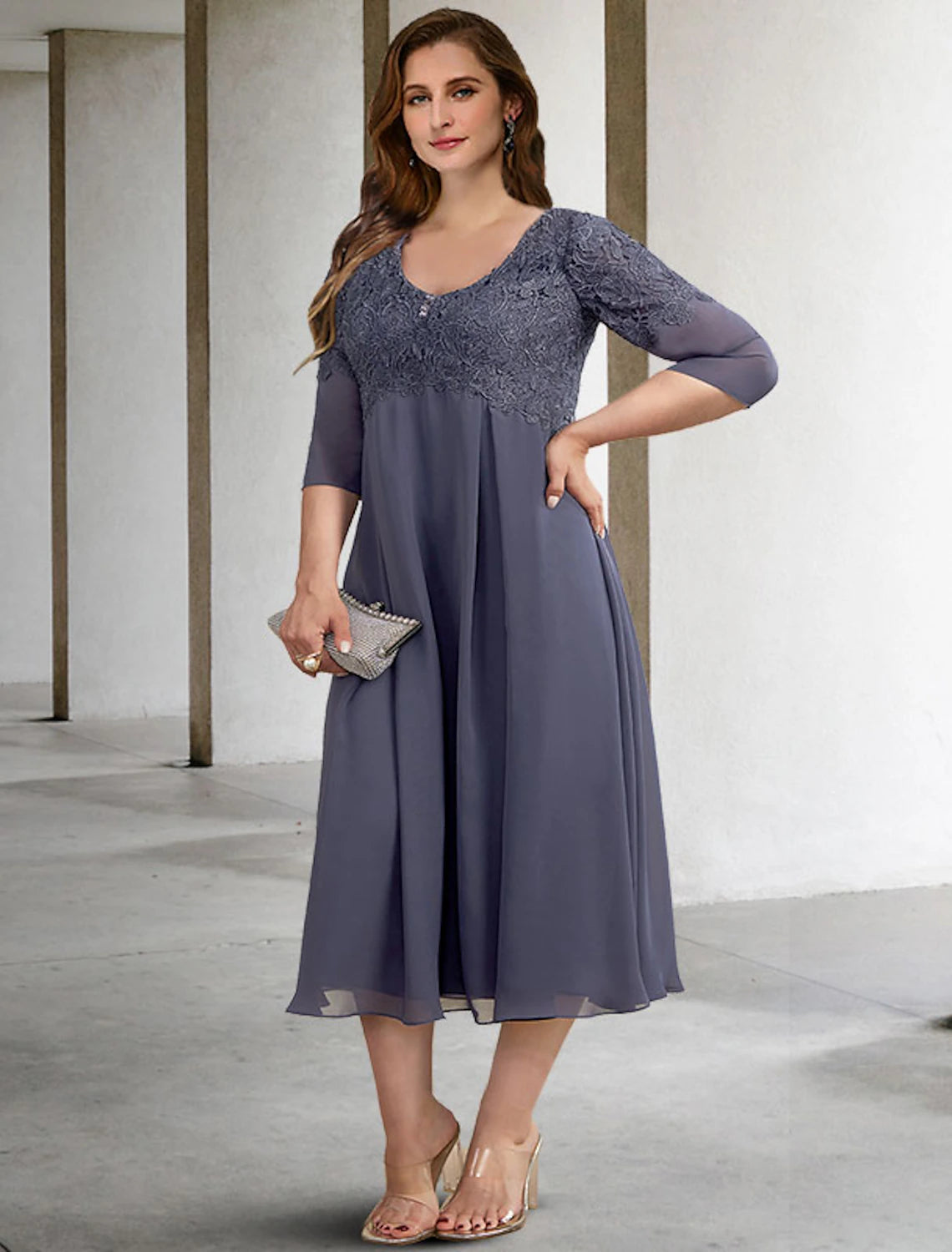 Abiti da cerimonia per la madre della sposa, eleganti, a trapezio, taglie forti, con scollo a V, in chiffon, con bottoni e applicazioni, lunghezza tè
