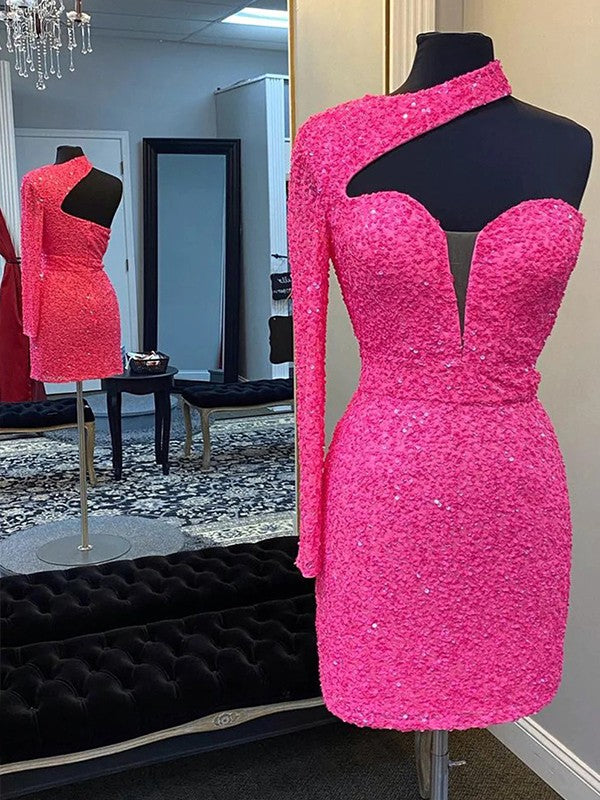 Abito da ballo corto e aderente con spalla singola e gamba dritta