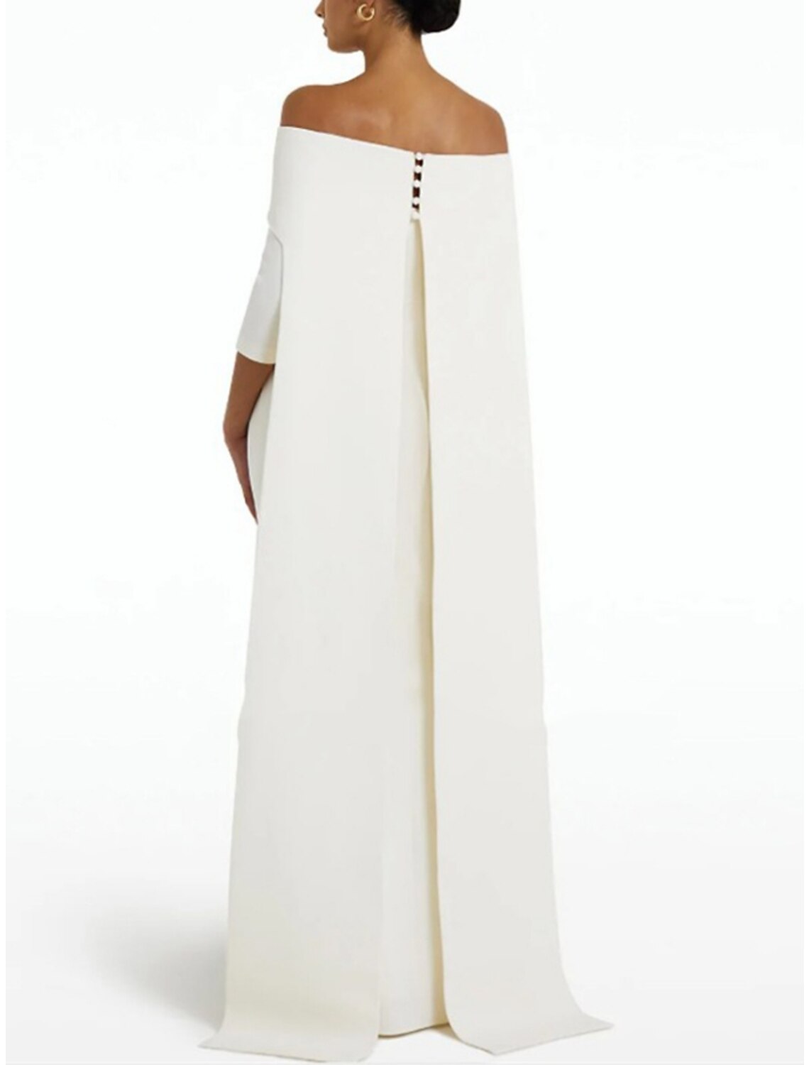 Vestido de noche elegante con corte en forma de columna, corte formal, cola larga, mangas 3/4, hombros descubiertos, tela con pliegues y fruncido.