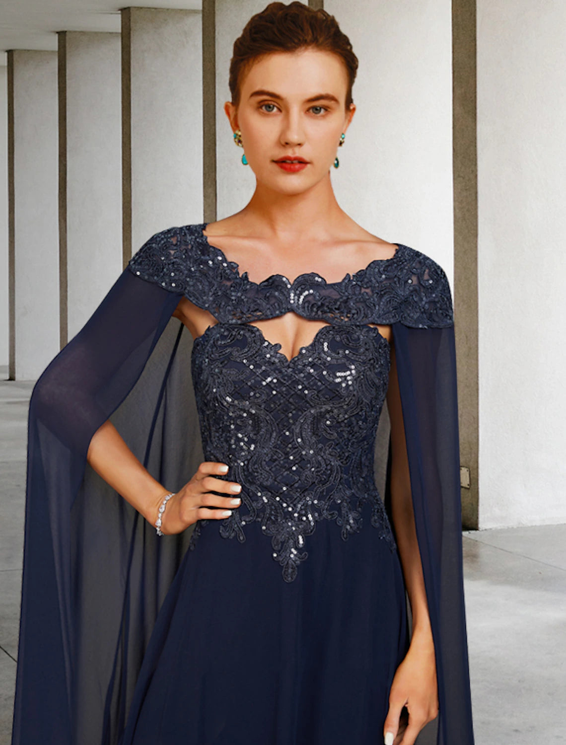 Vestido de madre de la novia de dos piezas, corte A, estilo vintage, elegante, sin tirantes, largo hasta el suelo, de gasa, con encaje y lentejuelas, sin mangas y apliques de lentejuelas.