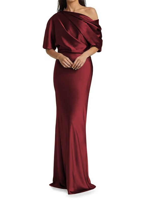 Eleganti e aderenti abiti da sposa per la madre della sposa in raso intrecciato a forma di colonna con pieghe su una spalla, maniche a 1/2 e lunghezza al pavimento.