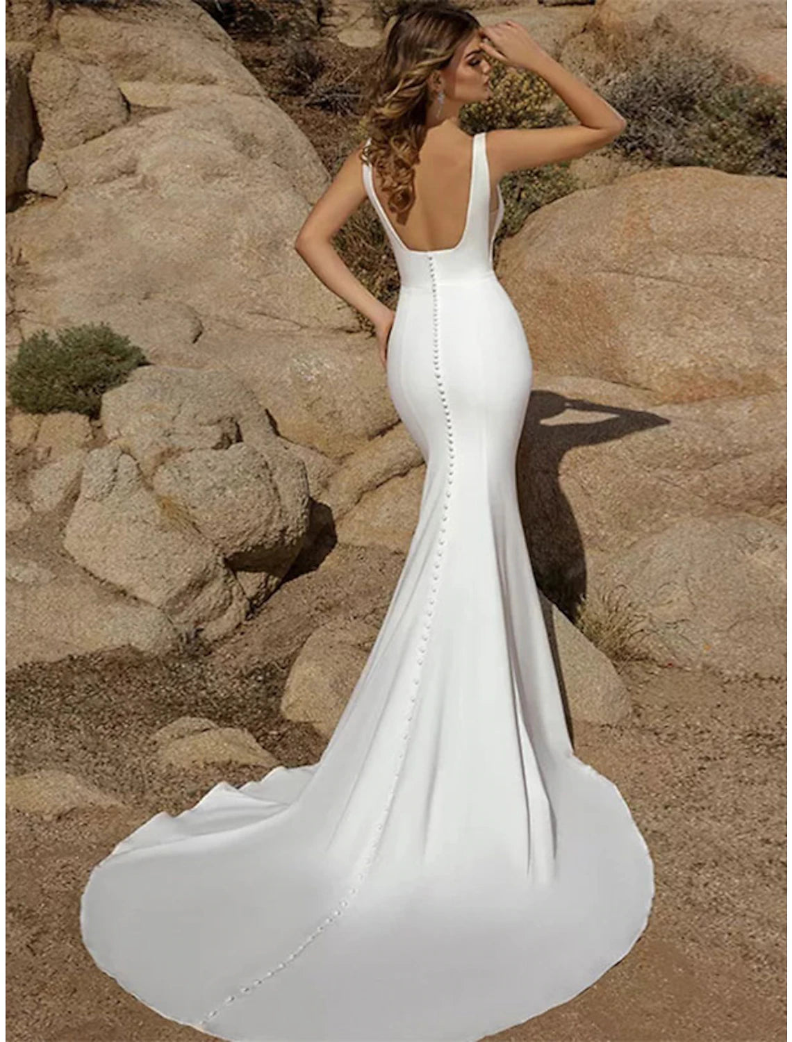 Vestidos de novia casuales de playa con espalda abierta, corte sirena/trompeta, escote cuadrado, sin mangas, cola de corte, vestidos de novia de tela con botones, color liso