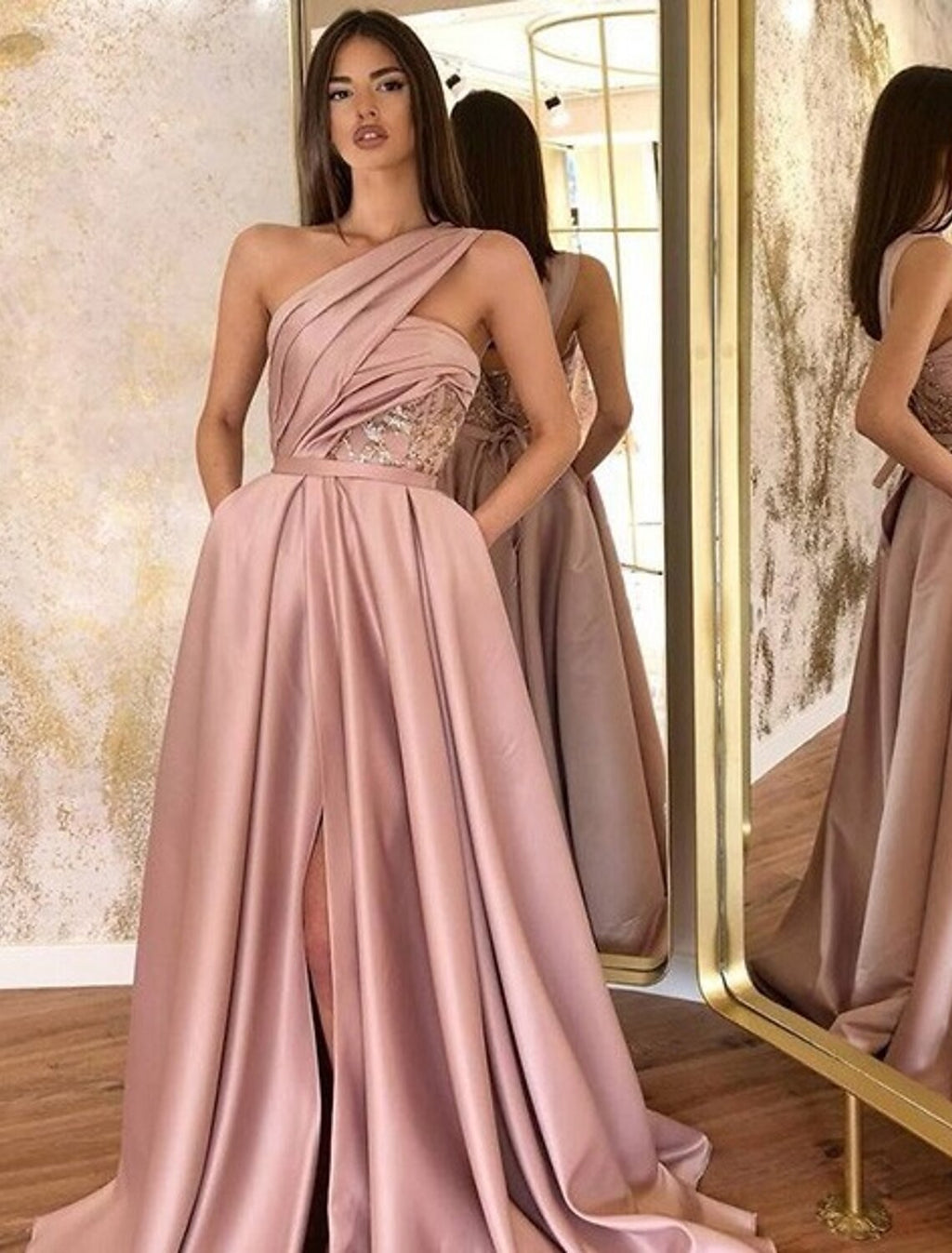Vestido de noche de corte A, estilo celebridad, formal, para invitados de boda, largo hasta el suelo, sin mangas, un hombro, satén con abertura fruncida