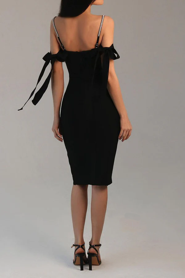 Vestido de fiesta sexy con hombros descubiertos, tirantes finos y cuentas