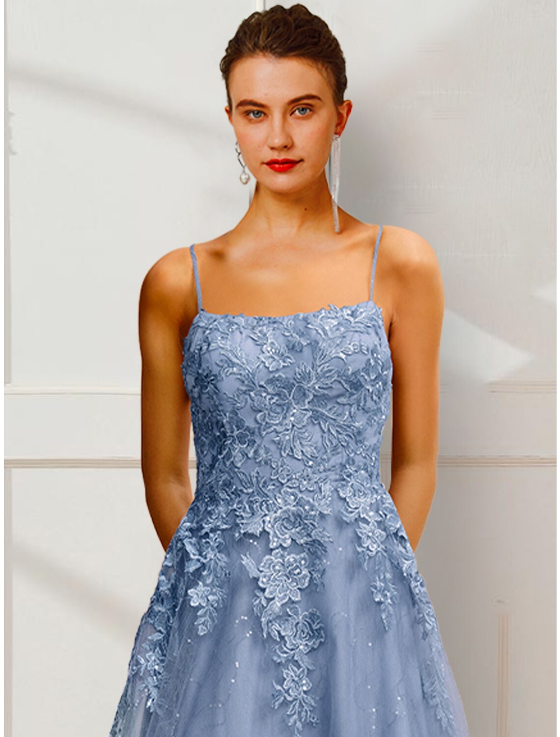 Dusty Blue A-Line Tulle Bridesmaid Dress with Lace Appliques