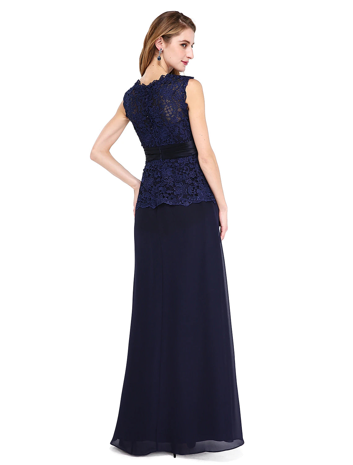 Vestido de madre de la novia con corte tubo/columna, espalda abierta, escote joya, largo hasta el suelo, gasa, encaje, sin mangas, con faja/cinta y botones