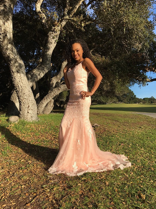 Abiti a tubino/colonna senza maniche in pizzo e tulle con spalline sottili e strascico a ruota