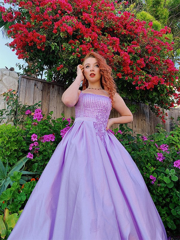 Vestido de fiesta sin mangas hasta el suelo de satén con apliques y tirantes finos