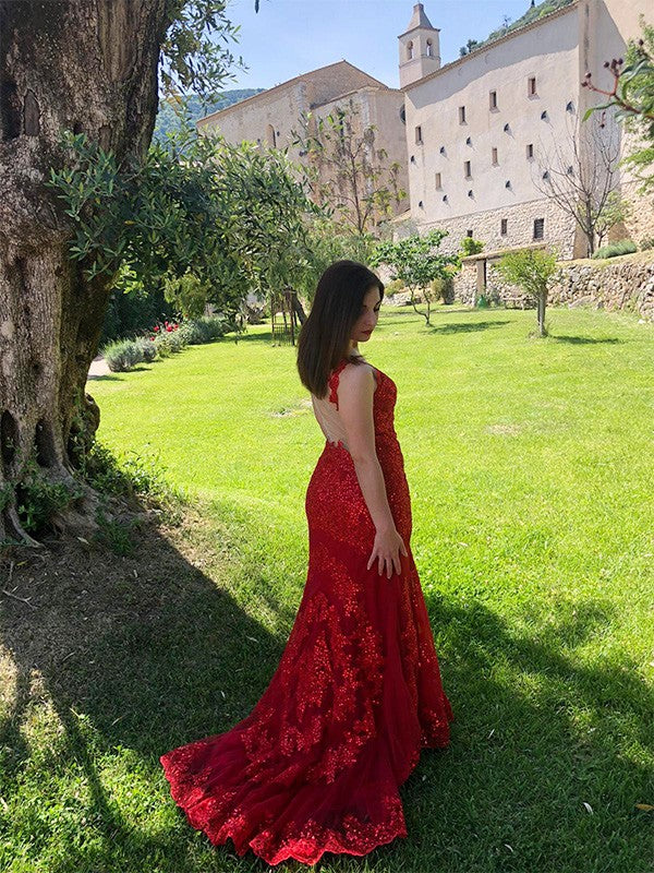 Abiti a sirena/tromba senza maniche con applicazioni in tulle e strascico a ruota