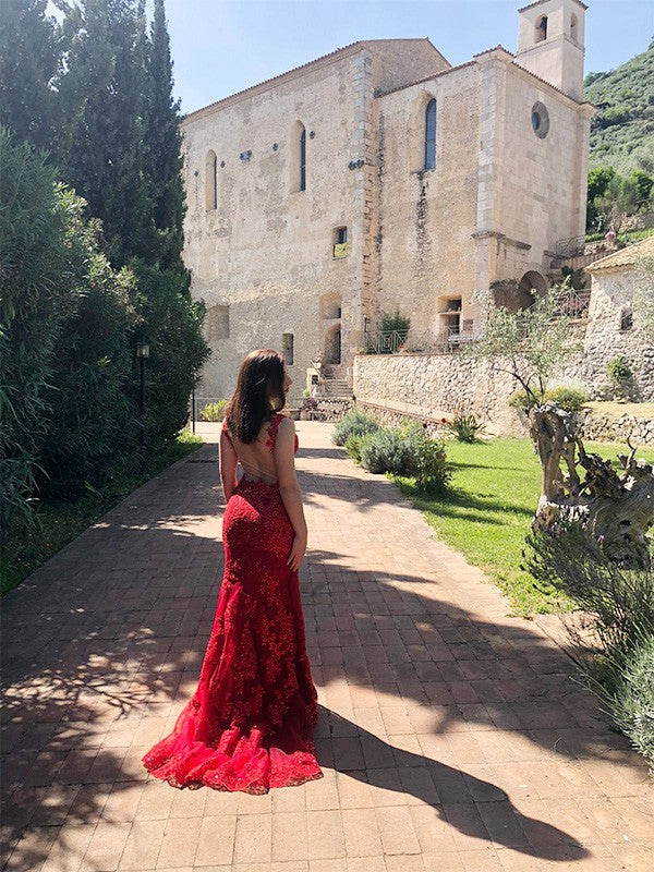 Abiti a sirena/tromba senza maniche con applicazioni in tulle e strascico a ruota