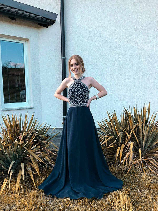 Vestidos de gasa con cuello halter, sin mangas, con pedrería y corte princesa