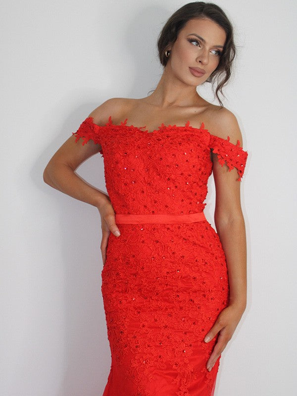 Vestidos de tul con apliques de sirena/trompeta, hombros descubiertos, sin mangas y con cola larga