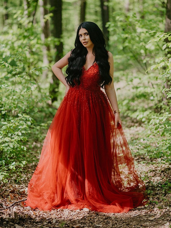 Vestidos sin mangas de corte A/princesa con escote en V, tul, abalorios y cola larga