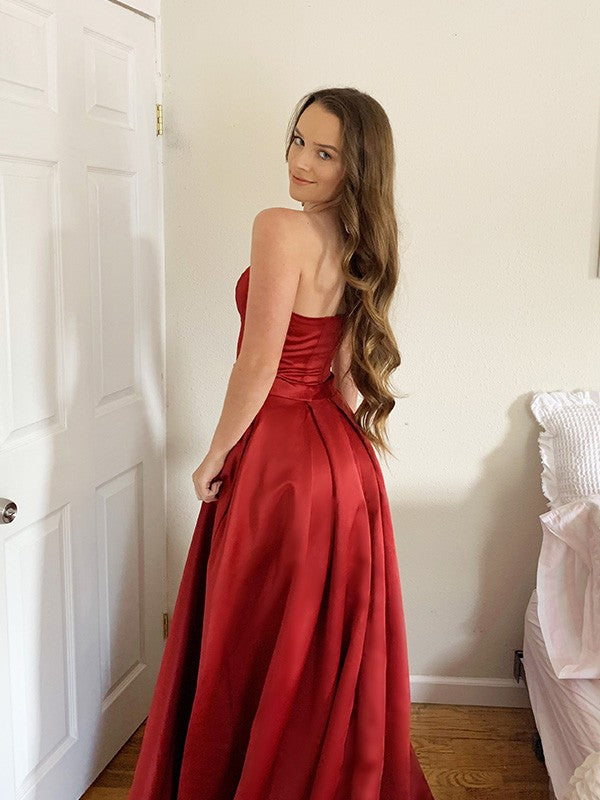 Vestidos de gala con volantes, satén, cola larga, sin mangas y sin tirantes