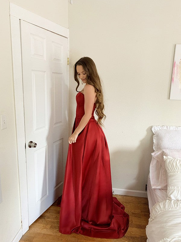 Vestidos de gala con volantes, satén, cola larga, sin mangas y sin tirantes